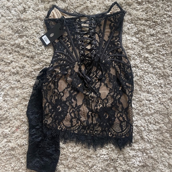 Robe Mini Tropicale à Fleurs - Avec Poches - Taille M - Neuf Sans Étiquettes